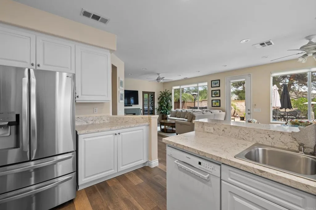 https://cdn.realtyfeed.com/cdn/127/306459208/923c8958cb7a584fe3673a24e1774217.webp