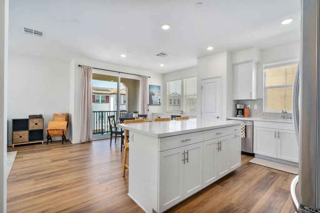 Photo #8: PTP2504157 Listing: Photo #8