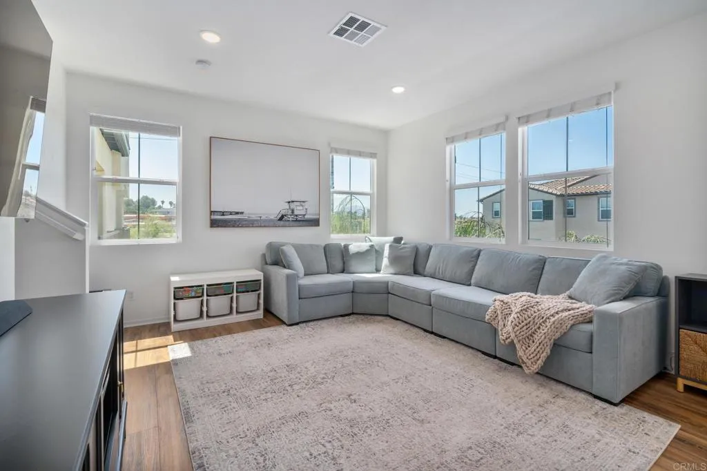 Photo #3: PTP2504157 Listing 