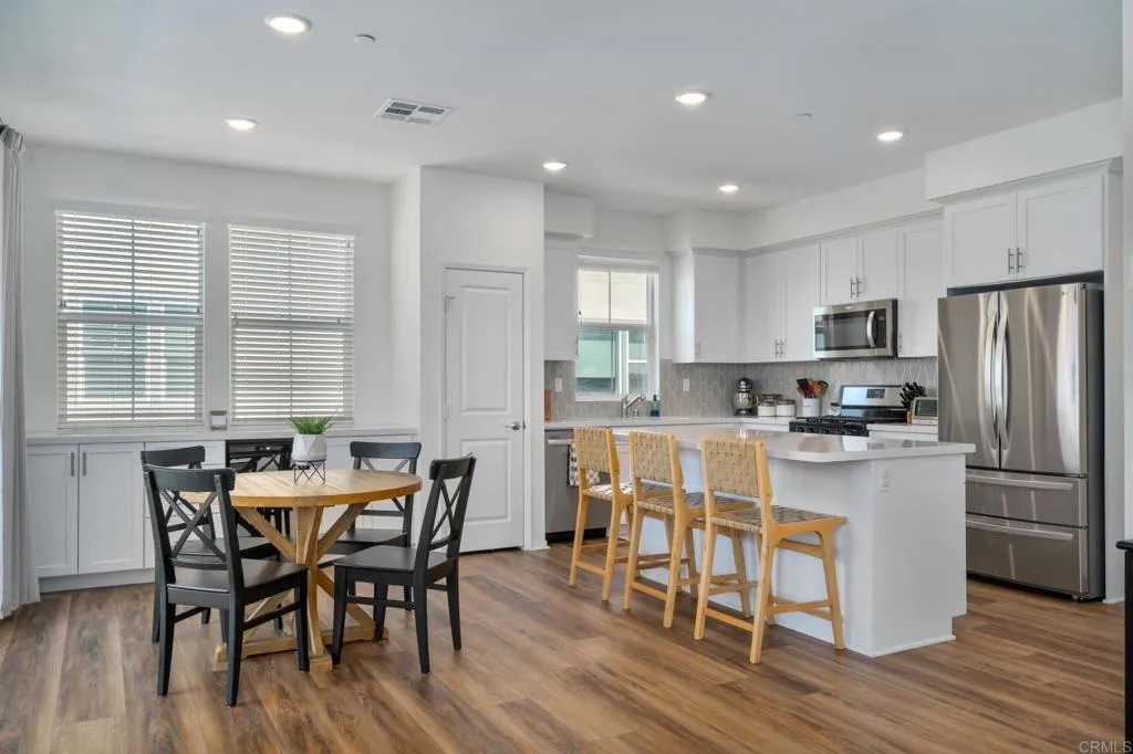 Photo #2: PTP2504157 Listing 