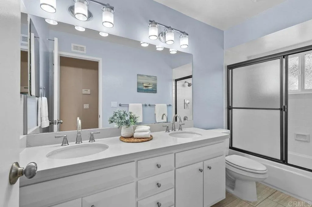 https://cdn.realtyfeed.com/cdn/127/306459243/43f2f46f7c38a87e47f0efb45c0026cb.webp