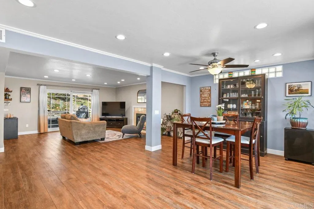 https://cdn.realtyfeed.com/cdn/127/306459243/4a551e33fe580c00762e39aef88de93b.webp