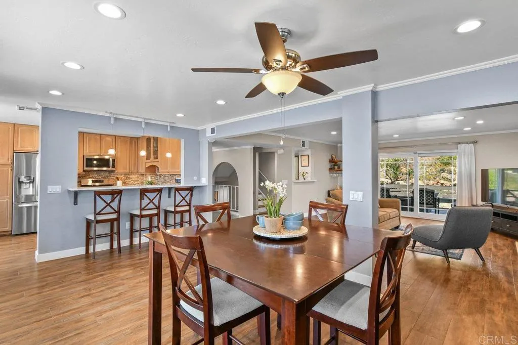 https://cdn.realtyfeed.com/cdn/127/306459243/8a614fa3b0331b1140579ba500b6e707.webp