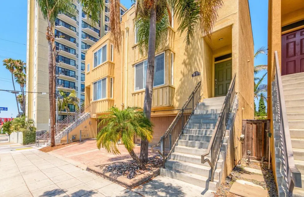 https://cdn.realtyfeed.com/cdn/127/306459259/721bf6843dd80975e022d3e55145c880.webp