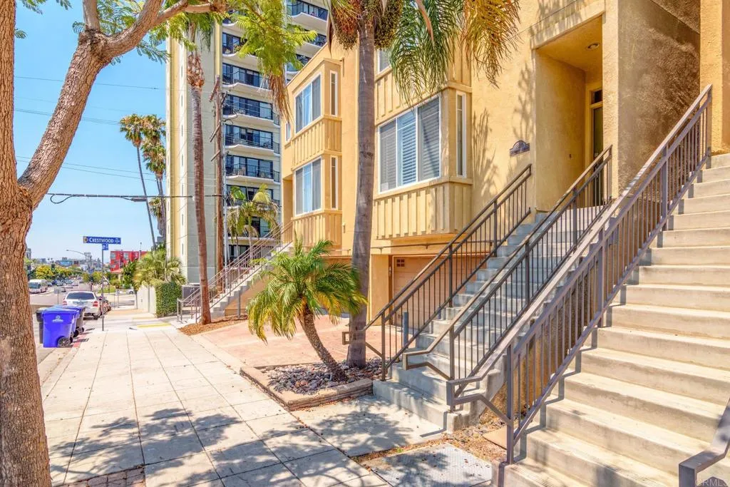 https://cdn.realtyfeed.com/cdn/127/306459259/7ae881f8b9e6319cde0eed006d078266.webp