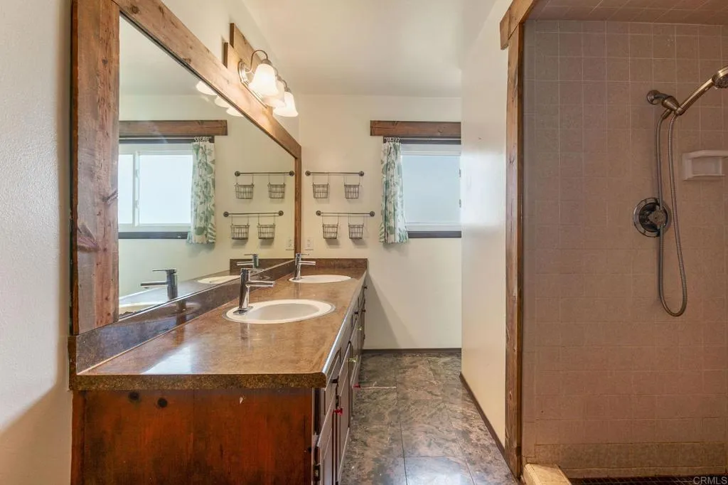 https://cdn.realtyfeed.com/cdn/127/306459301/16e2bc2b46633e026c6f7a8413273edf.webp