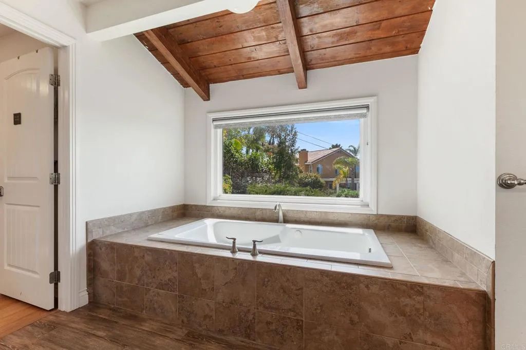 https://cdn.realtyfeed.com/cdn/127/306459301/2744629c3f53a35ebba89e49c8f775c2.webp
