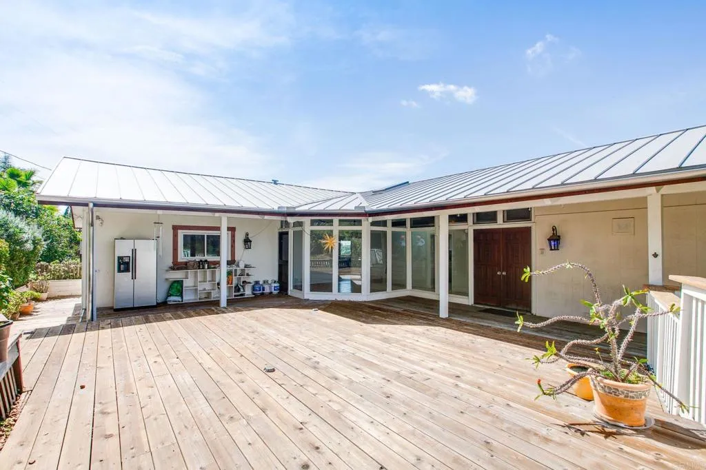 https://cdn.realtyfeed.com/cdn/127/306459301/33fe0f9a944bc9281007fef17ae34f09.webp