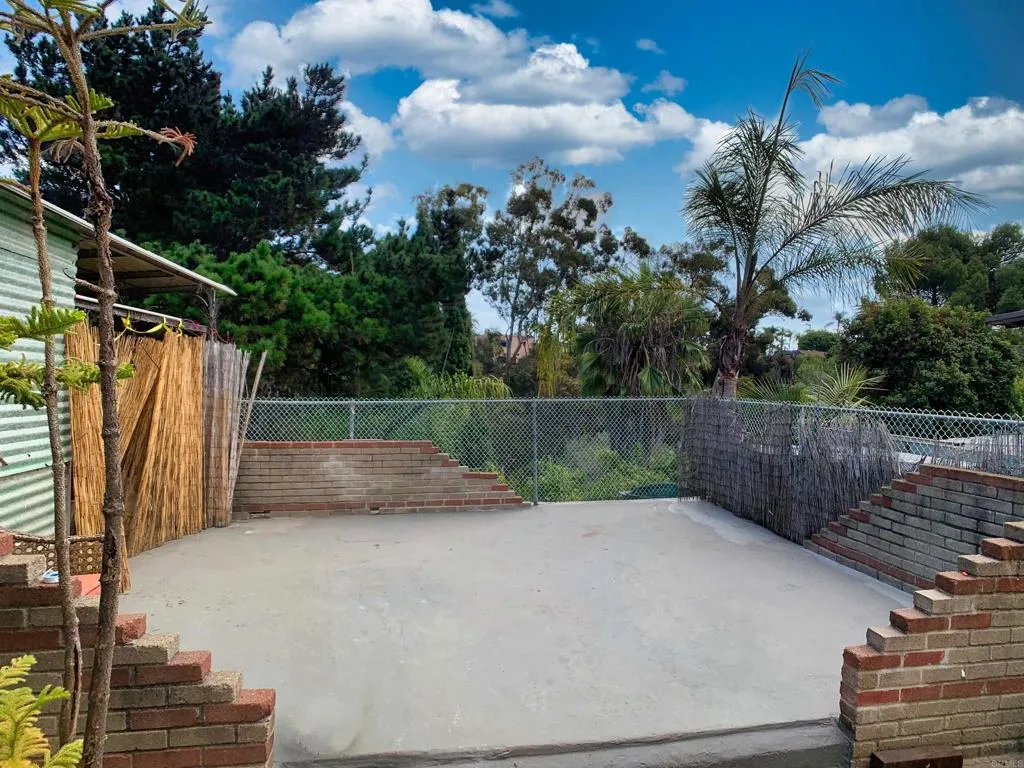 https://cdn.realtyfeed.com/cdn/127/306459399/bc89881712da681ad9d98167ab496ae1.webp