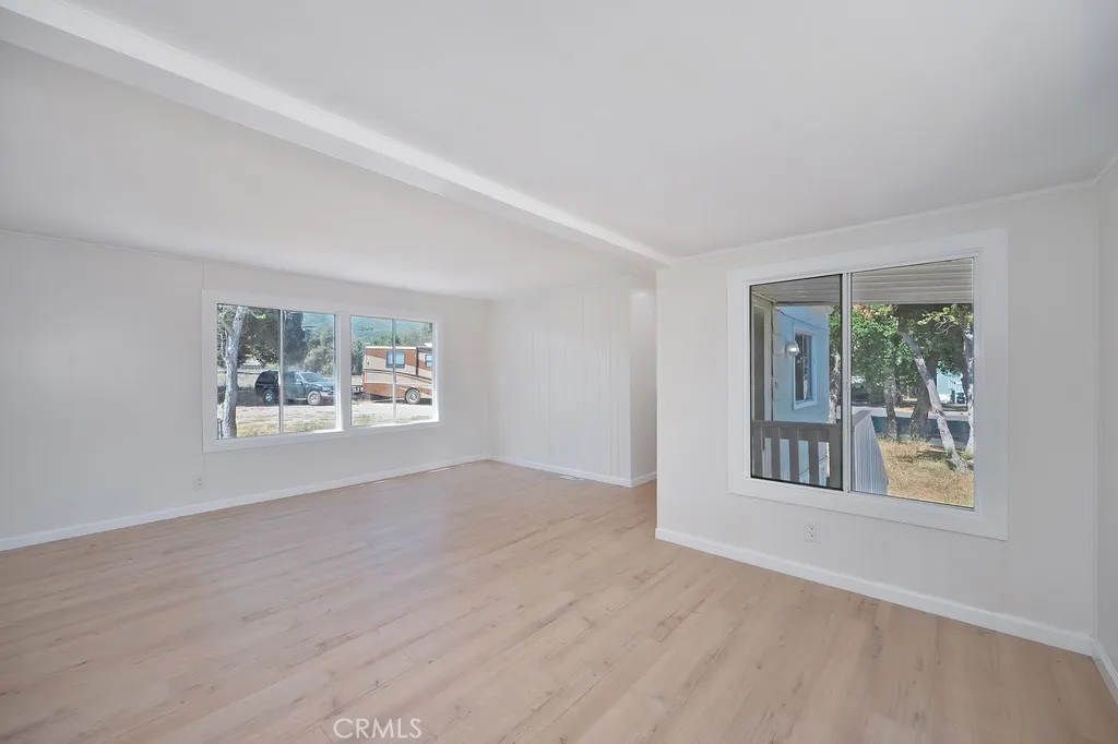 https://cdn.realtyfeed.com/cdn/127/306459453/4a77696e2a6dd1e17389e53271af25a4.webp