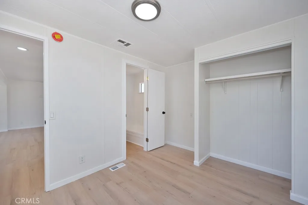 https://cdn.realtyfeed.com/cdn/127/306459453/ae6c471f8f7a1c50f0cf54a69df3d7f2.webp