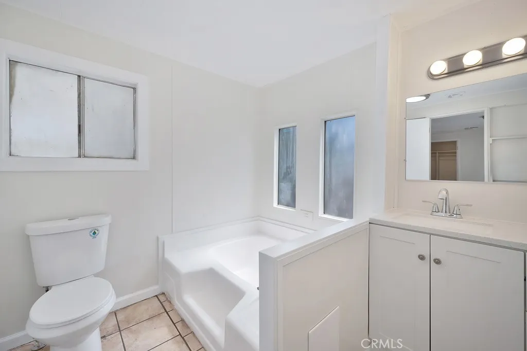 https://cdn.realtyfeed.com/cdn/127/306459453/db4555b588ef06c7f4319991b695a257.webp