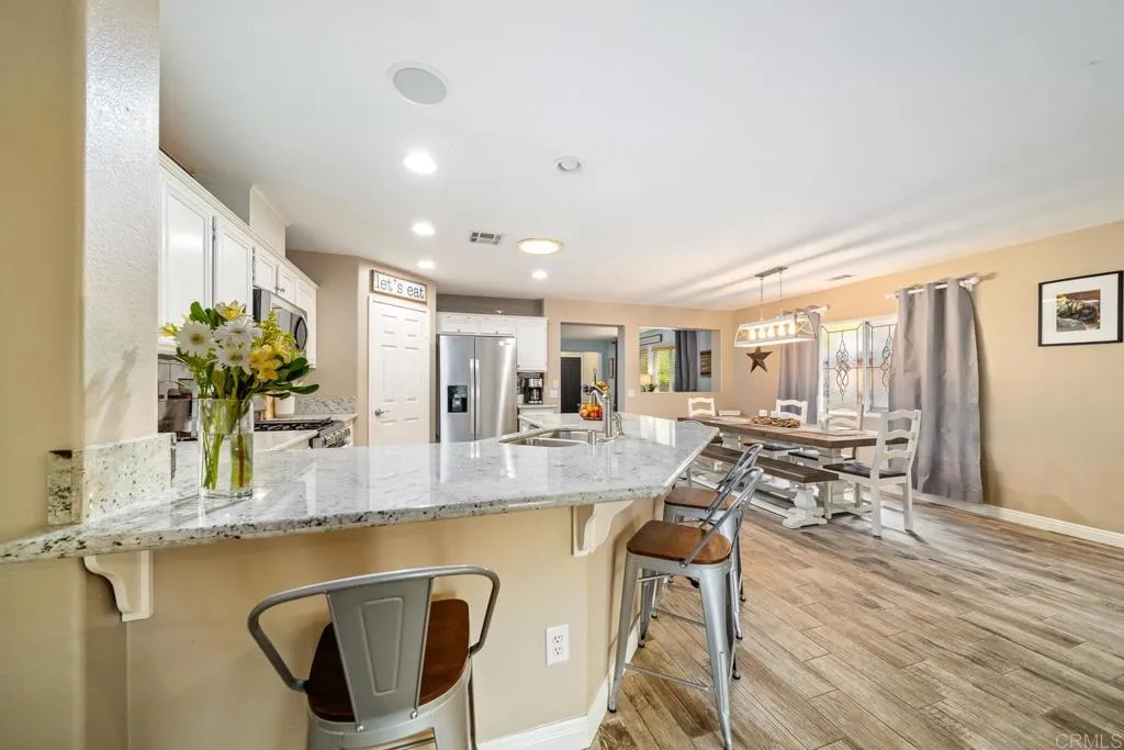 https://cdn.realtyfeed.com/cdn/127/306459531/71d77f3e71b4af45195207e3720030ab.webp