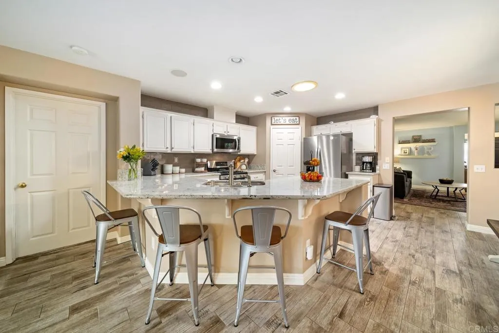 https://cdn.realtyfeed.com/cdn/127/306459531/9eb043e36c13a004cbb2debc7d6398ff.webp