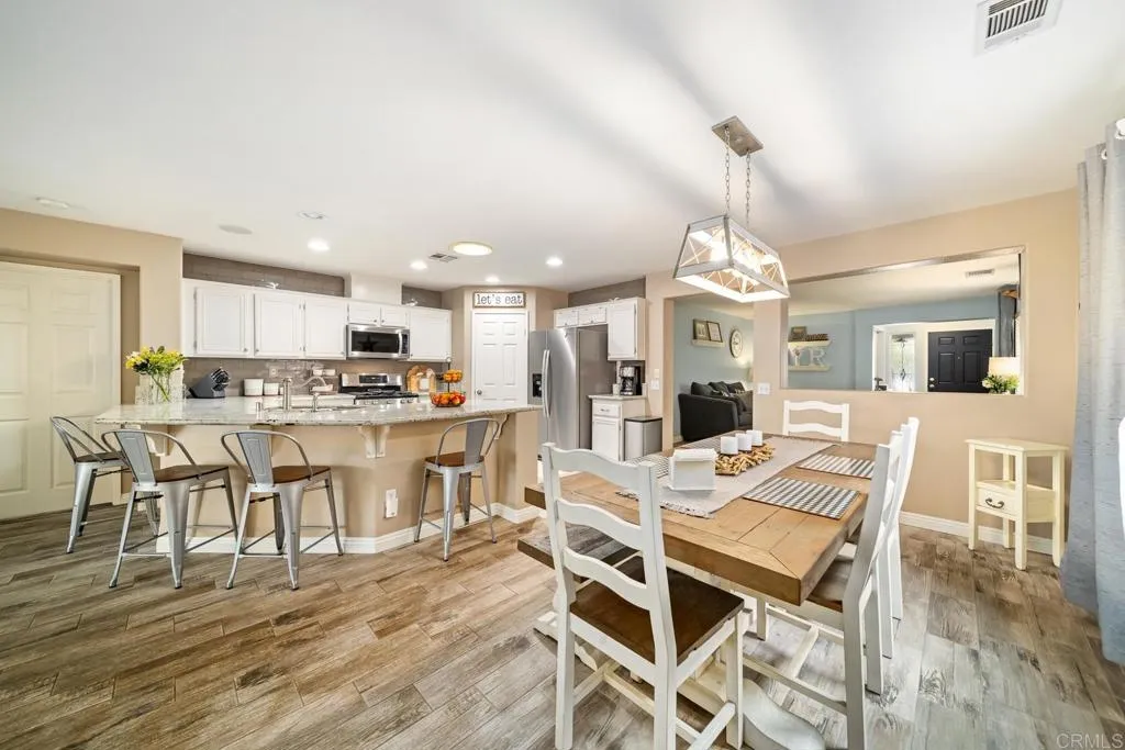 https://cdn.realtyfeed.com/cdn/127/306459531/cf3b9d628ead89aeb8e32ac90b3e6882.webp