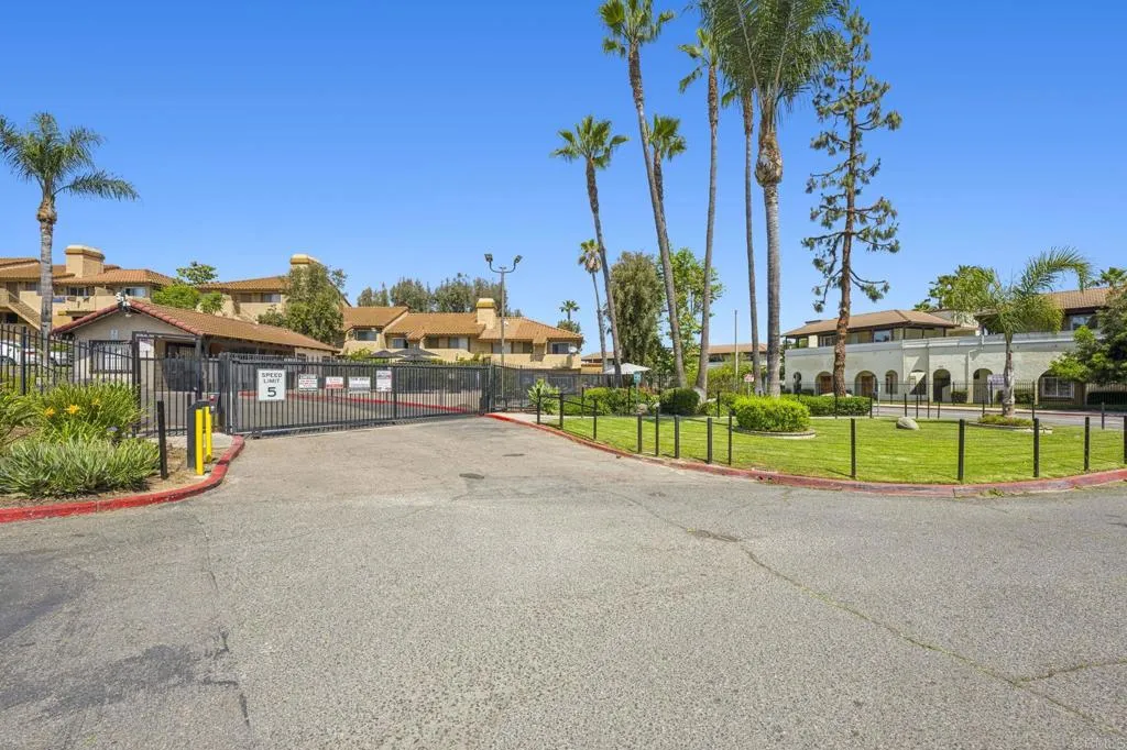 https://cdn.realtyfeed.com/cdn/127/306459604/220763116cb38a4fe1813a5145a2f625.webp