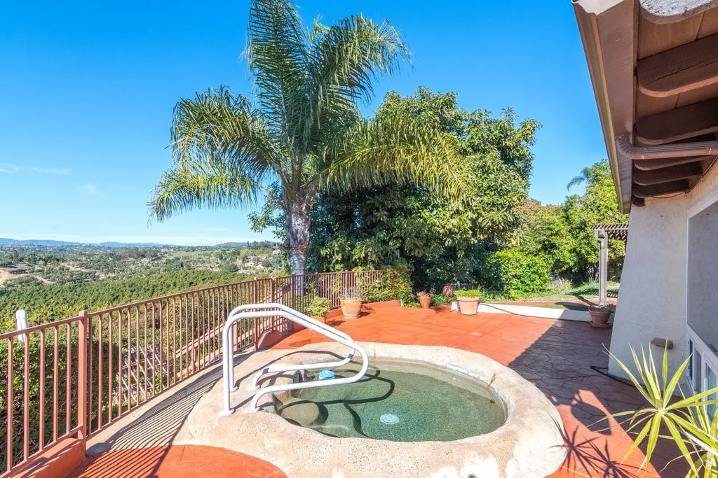 https://cdn.realtyfeed.com/cdn/127/306459623/971f737d5709af420a7b30507e784005.webp