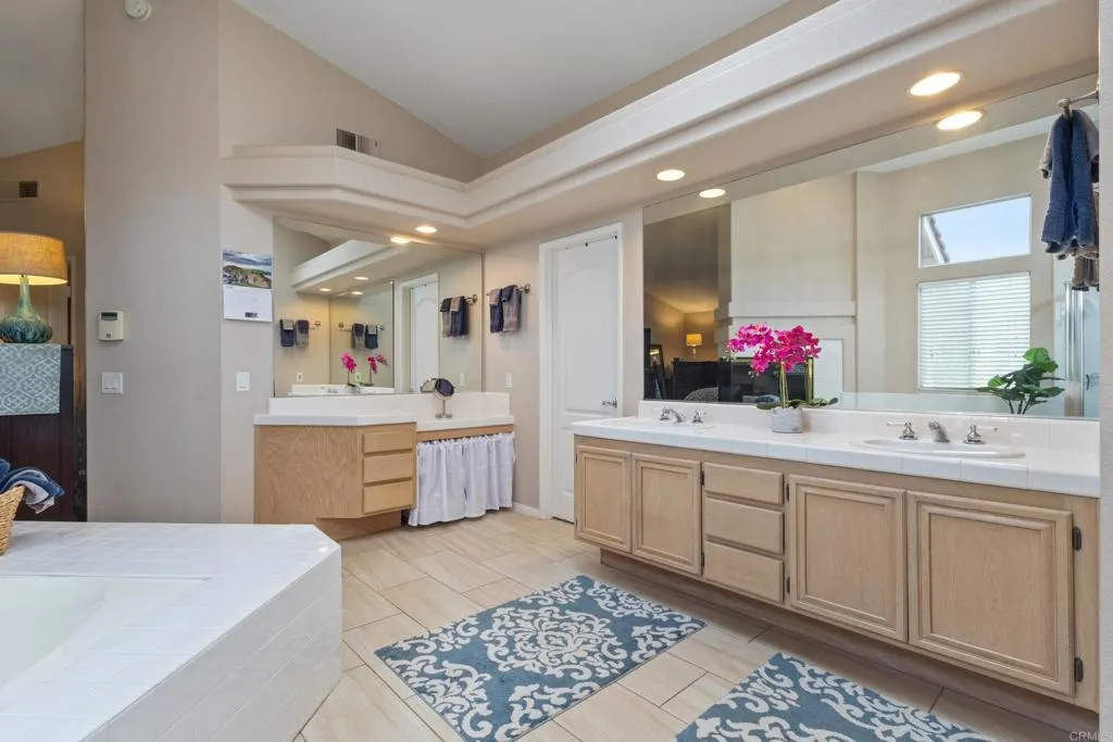https://cdn.realtyfeed.com/cdn/127/306459911/0ec1aed18a8292b63a4e7dfa661ad9ab.webp