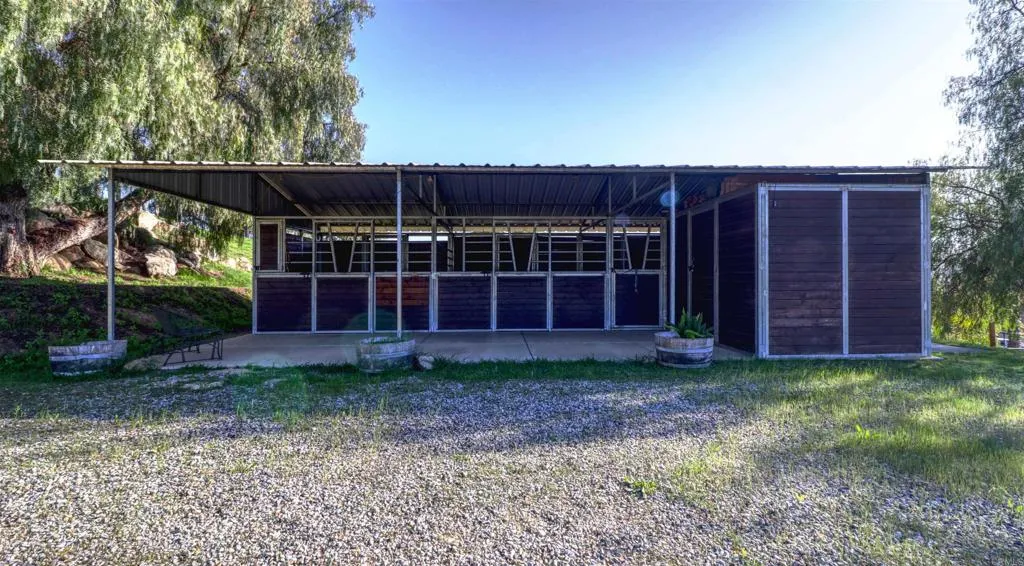 https://cdn.realtyfeed.com/cdn/127/306460025/011b41d7350de039ba25d3d538c86a23.webp