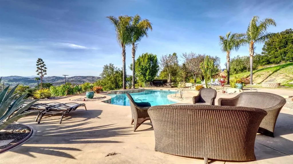 https://cdn.realtyfeed.com/cdn/127/306460025/4421d2bd1cc7f8fe4b1d587890ed1b5b.webp