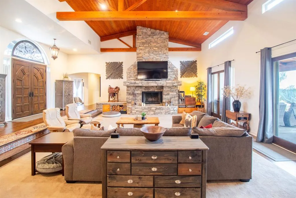 https://cdn.realtyfeed.com/cdn/127/306460025/6f409e0b465daf4278f75e6b8b2f13a8.webp