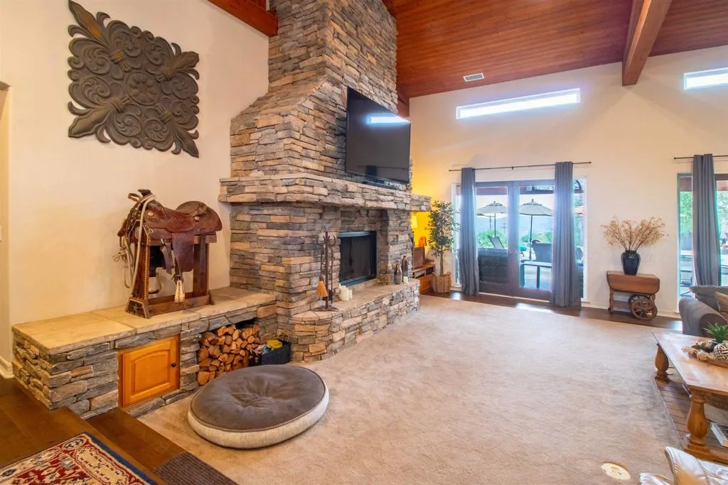 https://cdn.realtyfeed.com/cdn/127/306460025/c5f4acb57c1ca7eb925102077b9bdcfa.webp