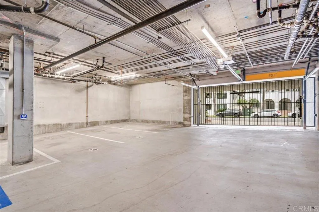 https://cdn.realtyfeed.com/cdn/127/306460064/6adc292e98117acbedd55b18a367fbfb.webp
