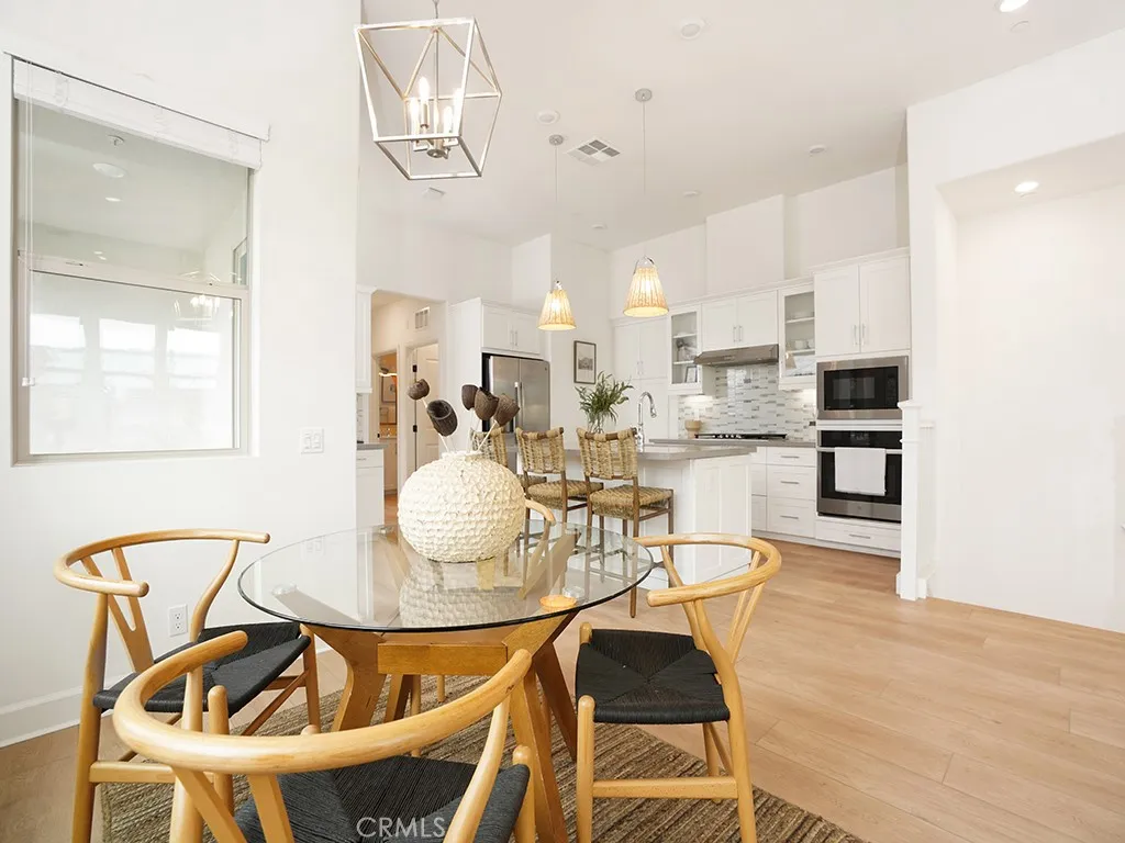 Photo #5: OC25126178 Listing 