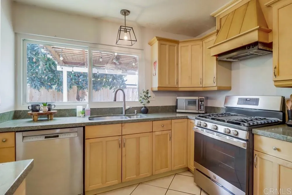 https://cdn.realtyfeed.com/cdn/127/306460682/2dc72dd78266f81eb43954bbf8013995.webp