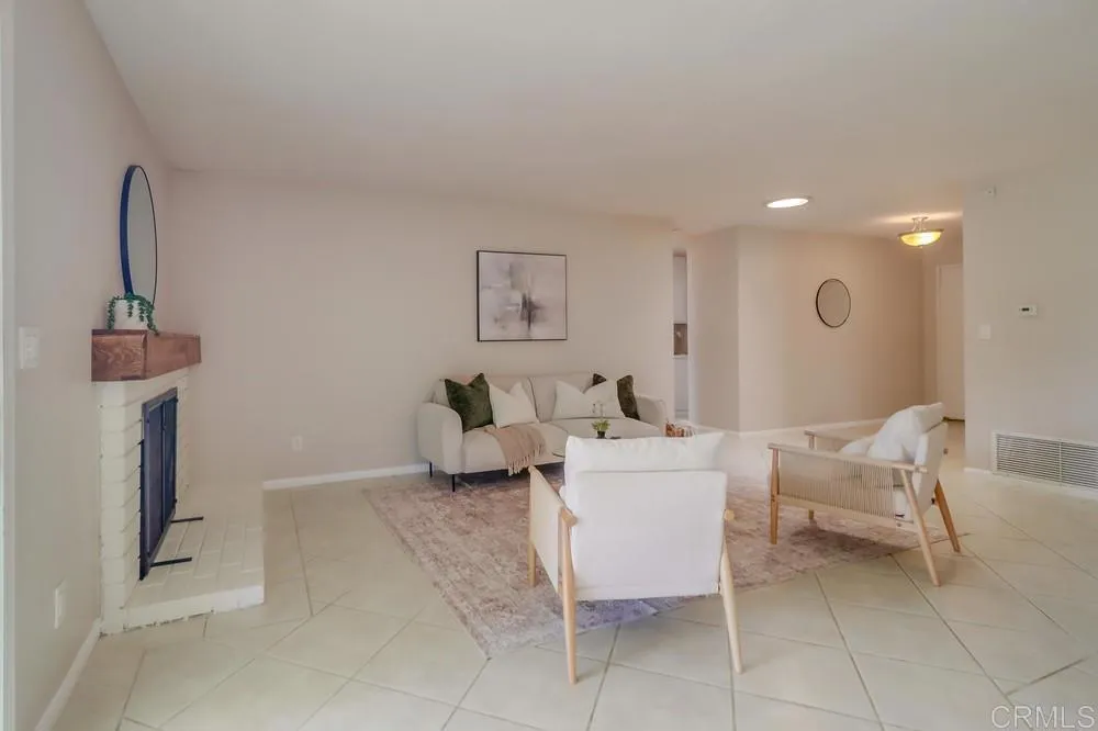 https://cdn.realtyfeed.com/cdn/127/306460682/7873f3b8db6f89f337d8fb2359cad34b.webp