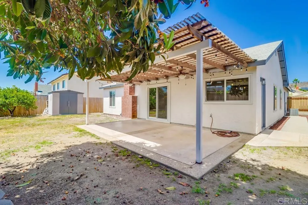https://cdn.realtyfeed.com/cdn/127/306460682/8aaa25f70bed74e84b64f8180a235c39.webp
