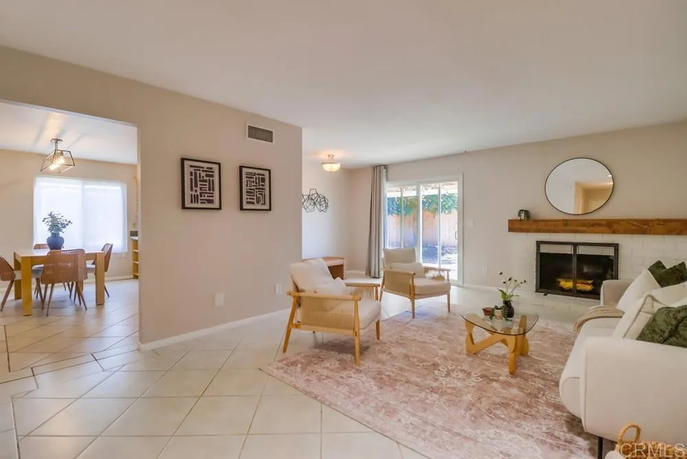 https://cdn.realtyfeed.com/cdn/127/306460682/dff6e923ee7647cdbb4b0535de4b748e.webp