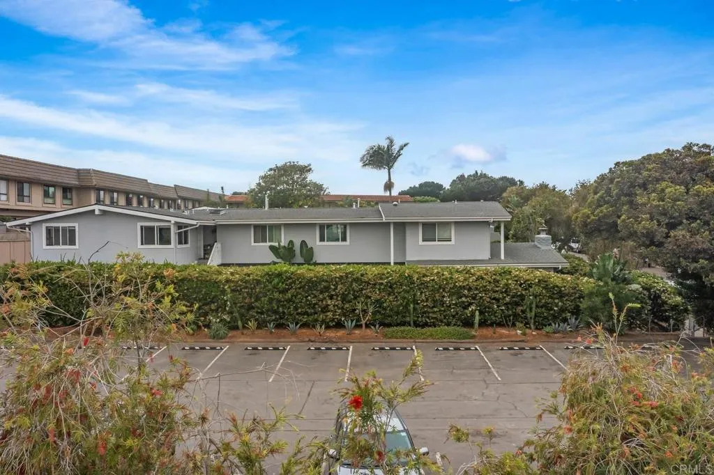 https://cdn.realtyfeed.com/cdn/127/306460829/48b77d33011740eaf2cf203a47df21c6.webp