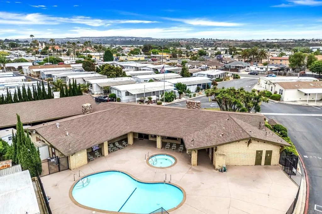 https://cdn.realtyfeed.com/cdn/127/306460882/00b38617391598abd22fa9fa6212d2b9.webp