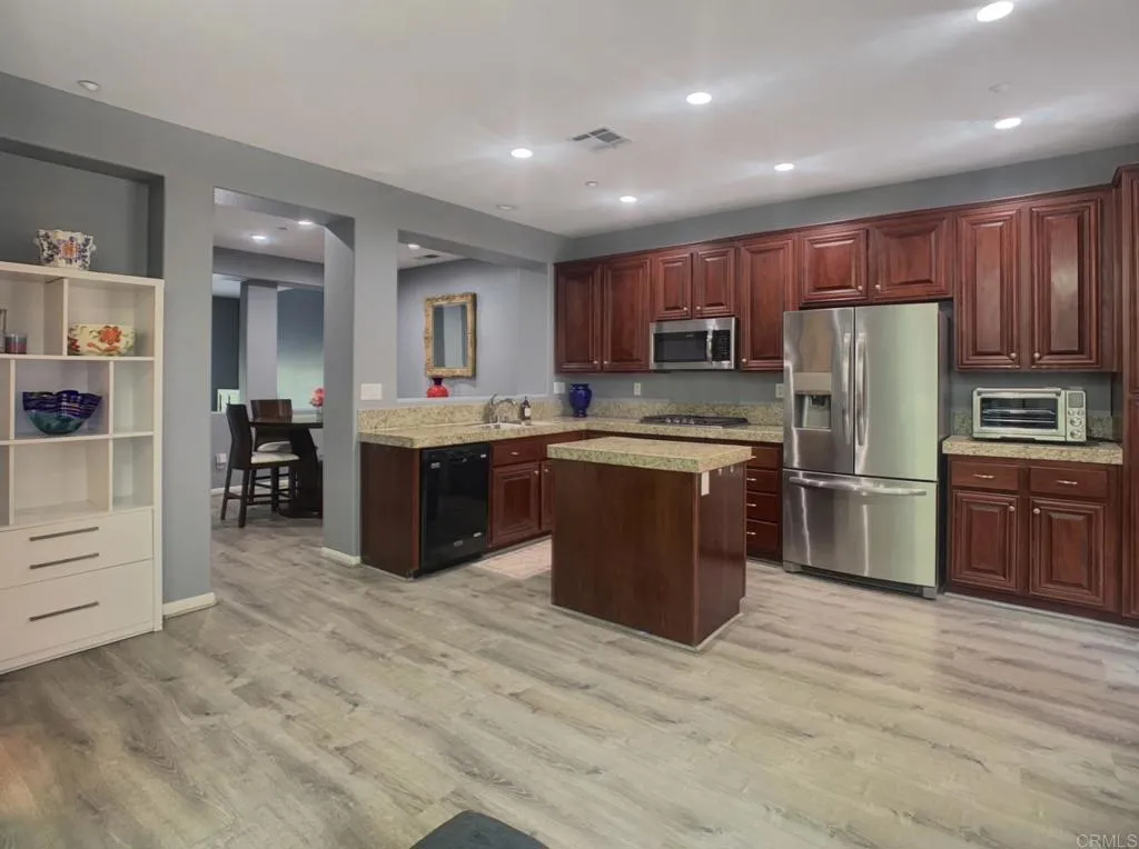 Photo #6: PTP2504226 Listing 