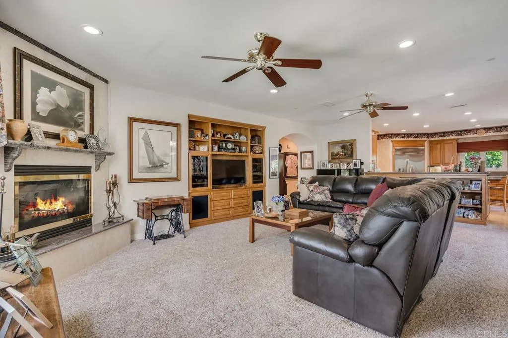 https://cdn.realtyfeed.com/cdn/127/306461127/5719cd901339268572d326dfb39b28da.webp
