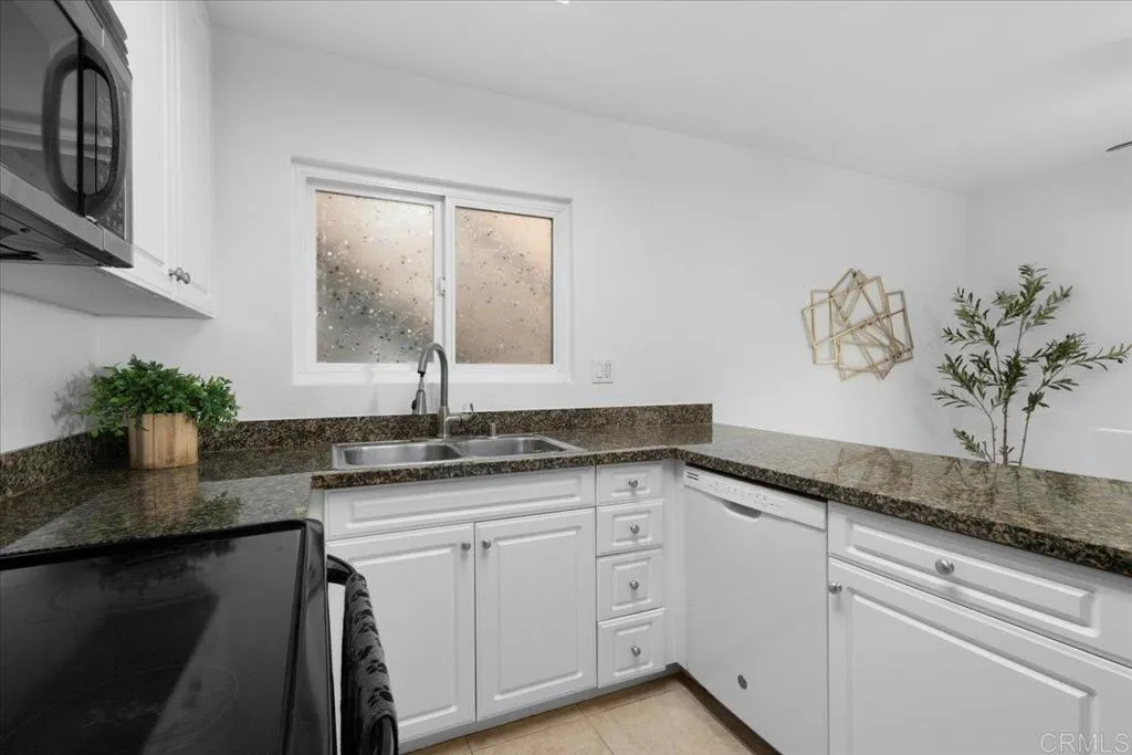 Photo #6: PTP2504230 Listing 