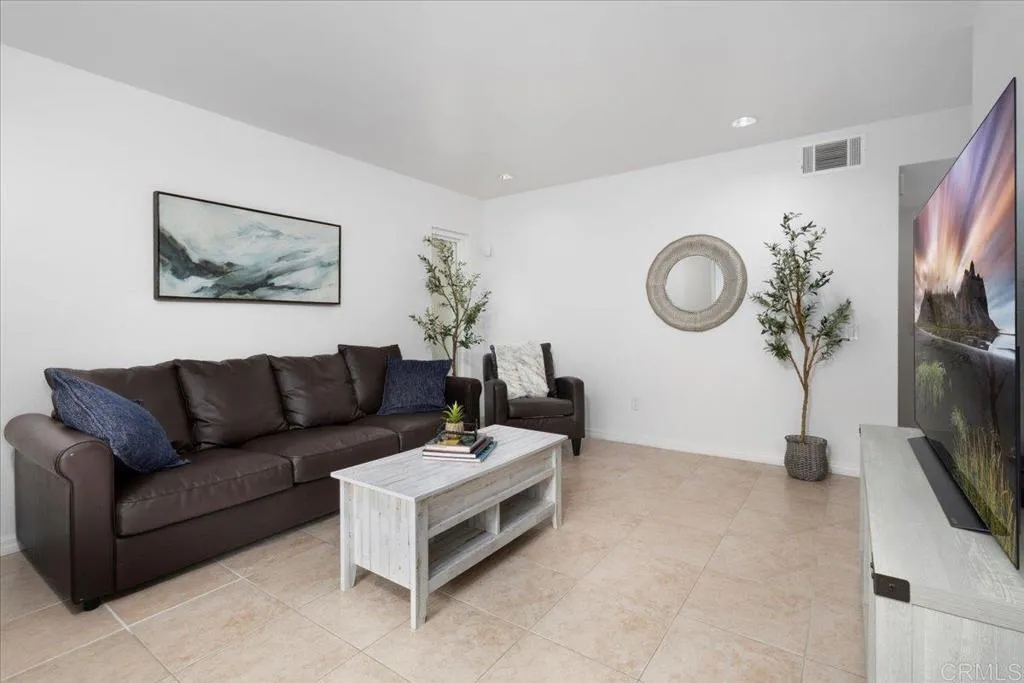 https://cdn.realtyfeed.com/cdn/127/306461130/c76550a38cb71d0c5edb78200137ebd4.webp