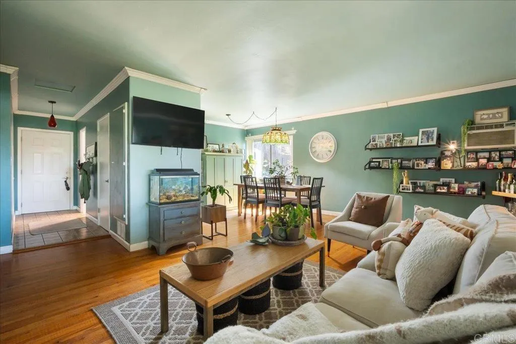 https://cdn.realtyfeed.com/cdn/127/306461215/8cb7eca4b879d211bfdcf3f2b09d2896.webp
