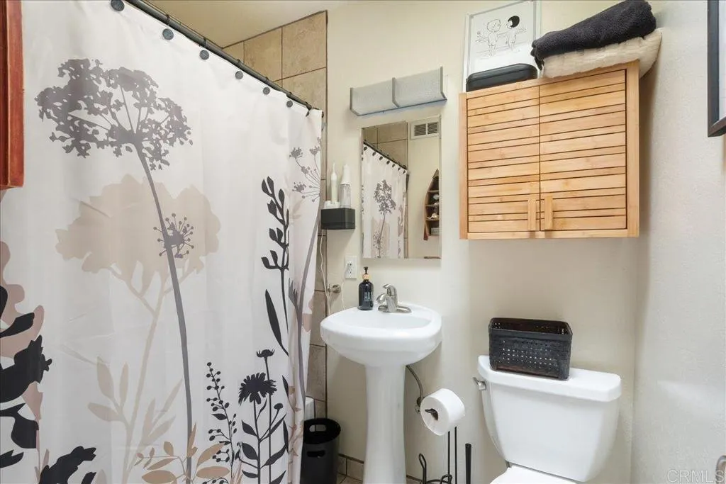 https://cdn.realtyfeed.com/cdn/127/306461215/b8697d8a0a1e6c65950cdf189ed1b4e0.webp