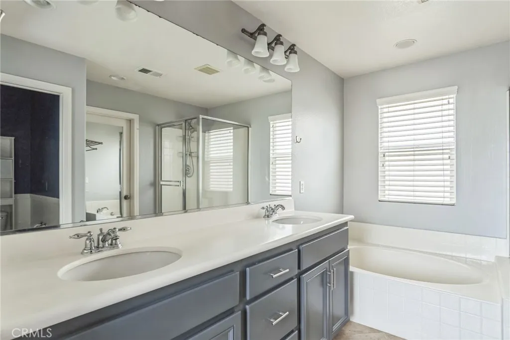 https://cdn.realtyfeed.com/cdn/127/306461246/706764cba7ae51da17eeef23464d4414.webp