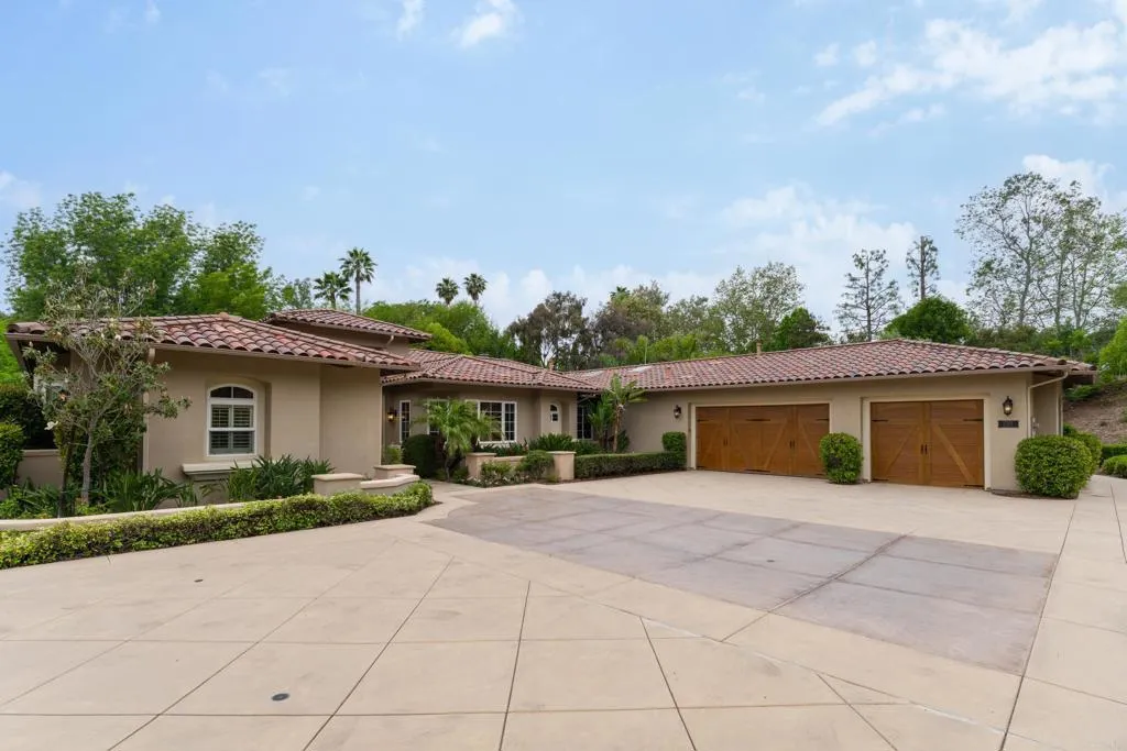 https://cdn.realtyfeed.com/cdn/127/306461271/38ce878a2d20605bb83c99ad5d653081.webp