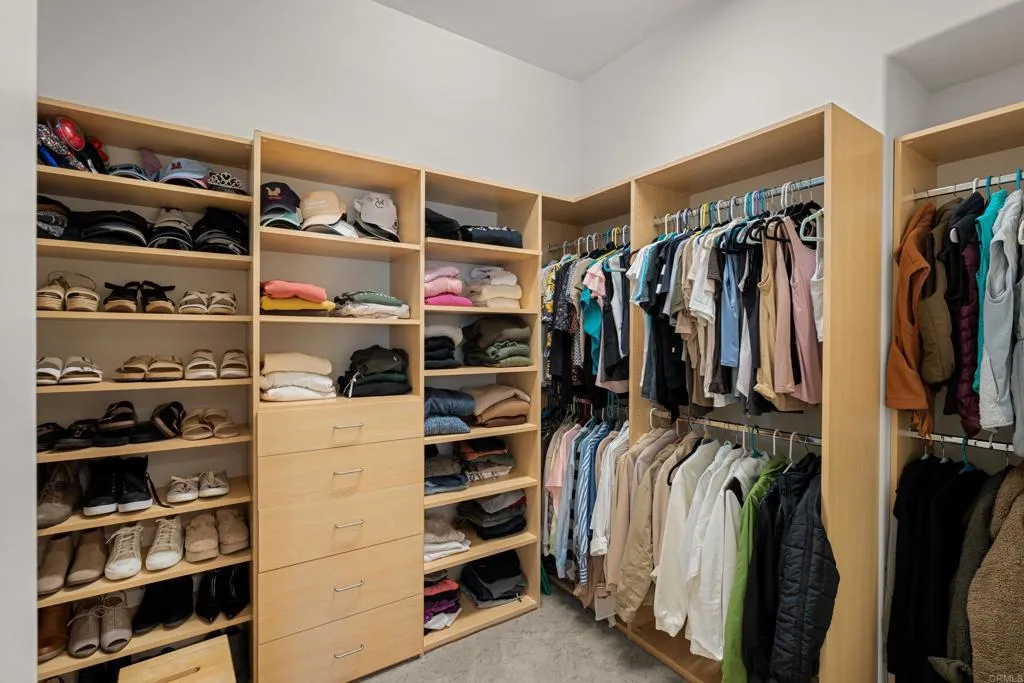 https://cdn.realtyfeed.com/cdn/127/306461271/c29a817e69ec7e28e0d384c6873bec30.webp