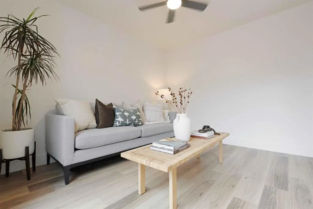 https://cdn.realtyfeed.com/cdn/127/306461308/a49ca80997716deaaebb7ae8e09418ba.webp
