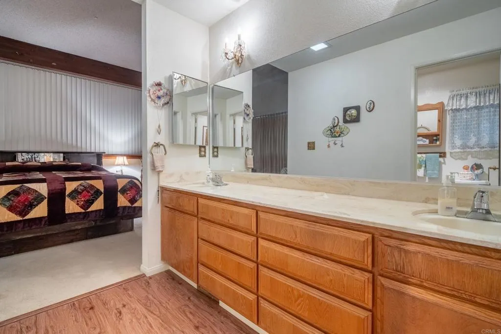 https://cdn.realtyfeed.com/cdn/127/306461348/16023458ca2f9cee6e38420c080aa895.webp
