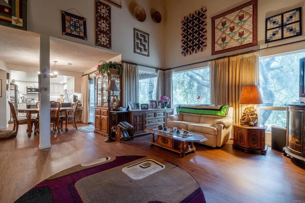 https://cdn.realtyfeed.com/cdn/127/306461348/4ecb070c07afed4660f8141a5859130a.webp