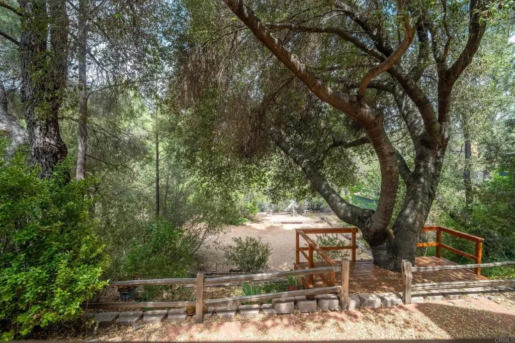 https://cdn.realtyfeed.com/cdn/127/306461348/832894a0569576e7ee15e53ab409fa00.webp