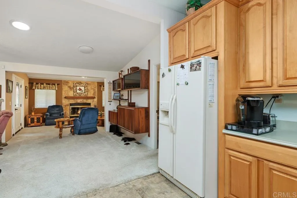 https://cdn.realtyfeed.com/cdn/127/306461483/40733f5de714b3ee2c1ca0cfca76457a.webp