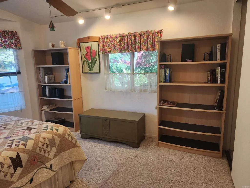 https://cdn.realtyfeed.com/cdn/127/306461483/98f922a8360cd6a9bca21daed16a683c.webp