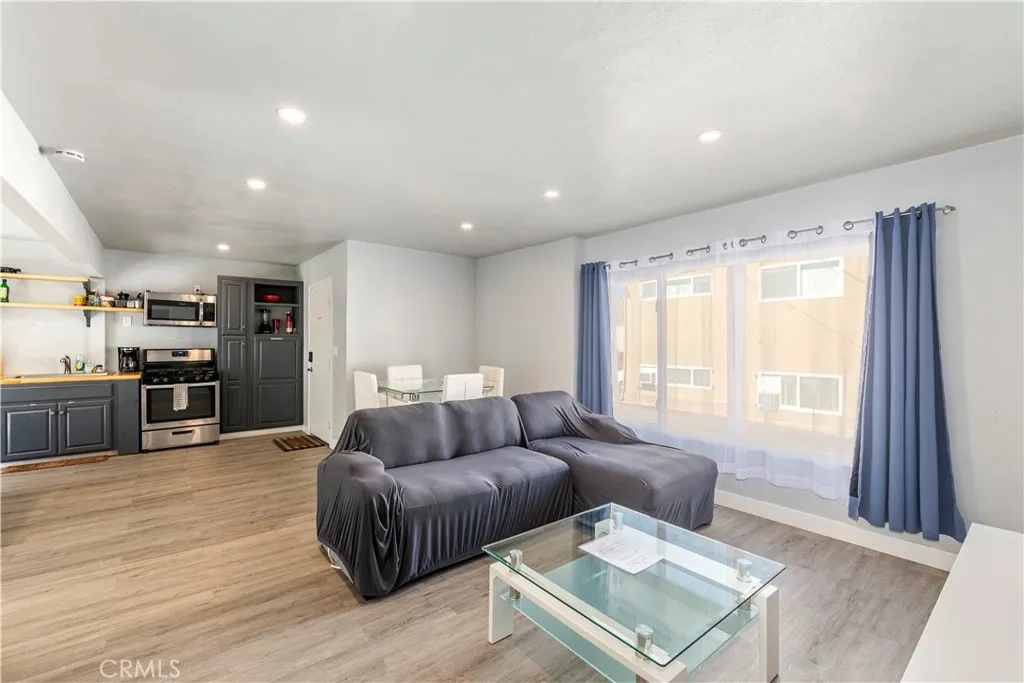 https://cdn.realtyfeed.com/cdn/127/306461531/f05a0a122b132bfa126bba9efc3fdb4a.webp